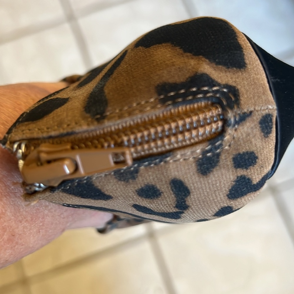 Open Toe Leopard Print Heels - Picture 4 of 10